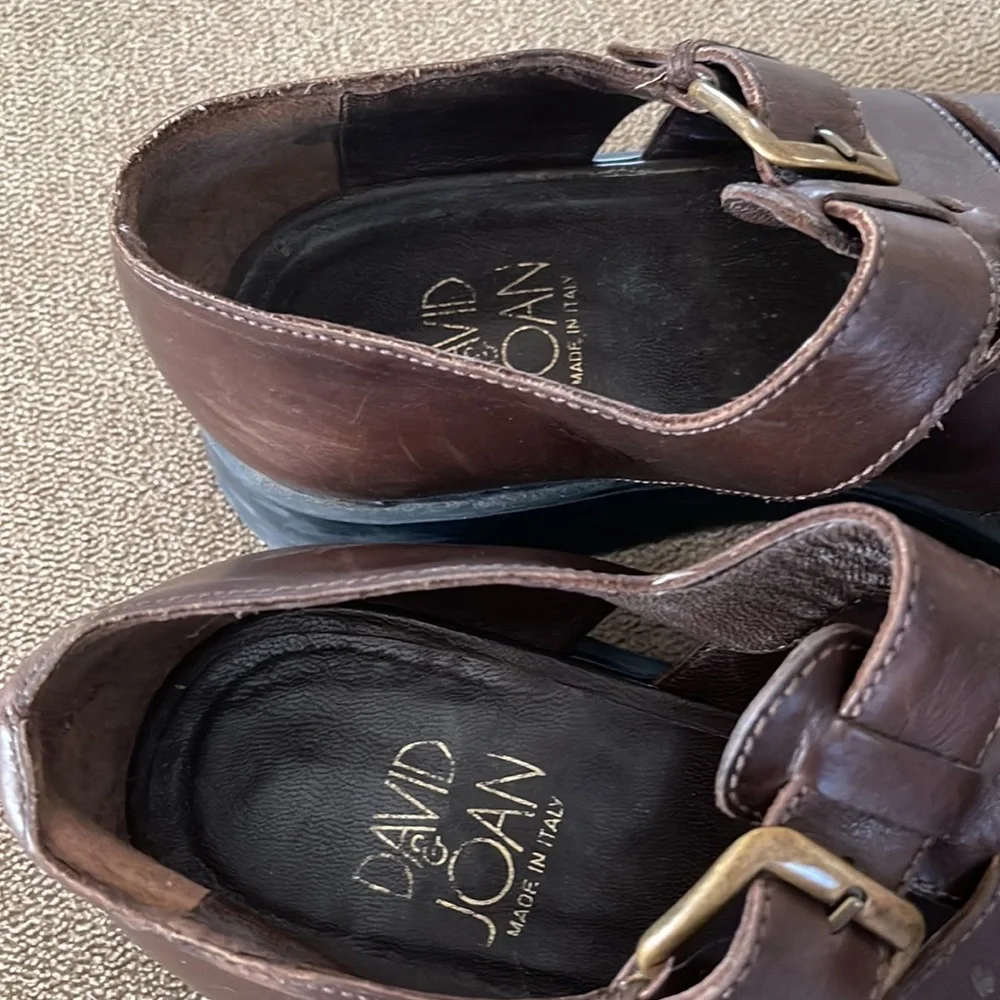 David & Joan Men’s Size 9 Brown Leather Closed Toe Sandals shoes